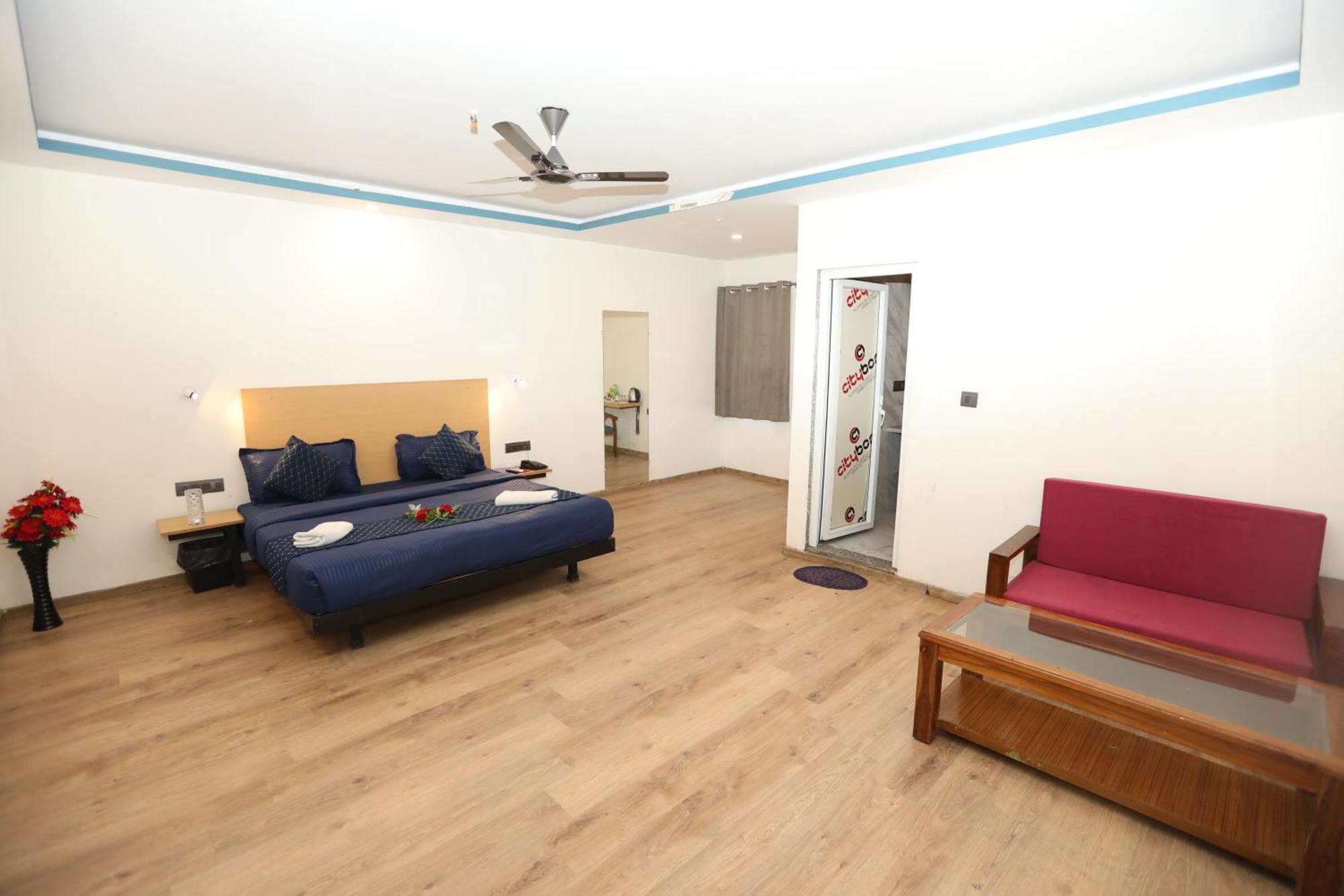 Hotel Noida Grand Sec 58 Exterior foto