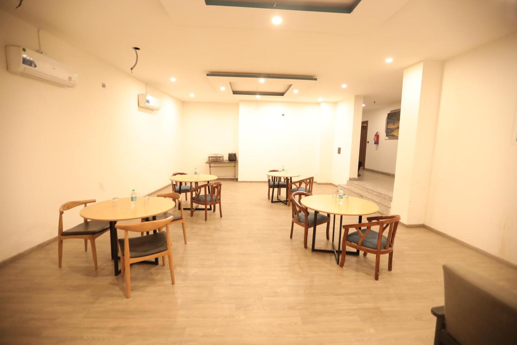Hotel Noida Grand Sec 58 Exterior foto