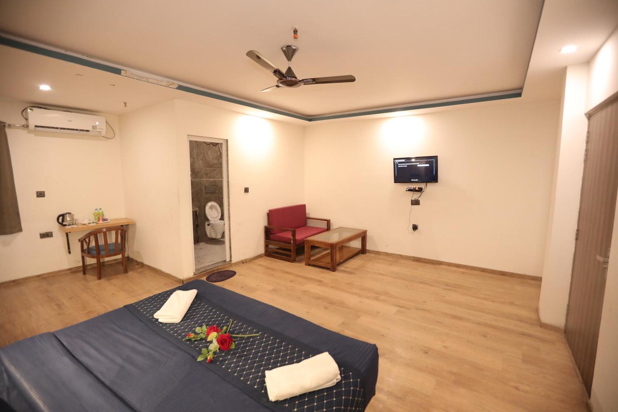 Hotel Noida Grand Sec 58 Exterior foto